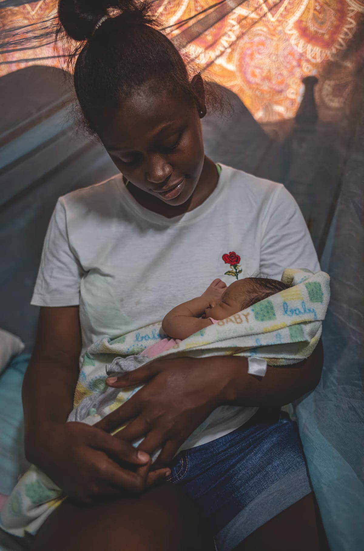 The beauty and cruelty of young motherhood